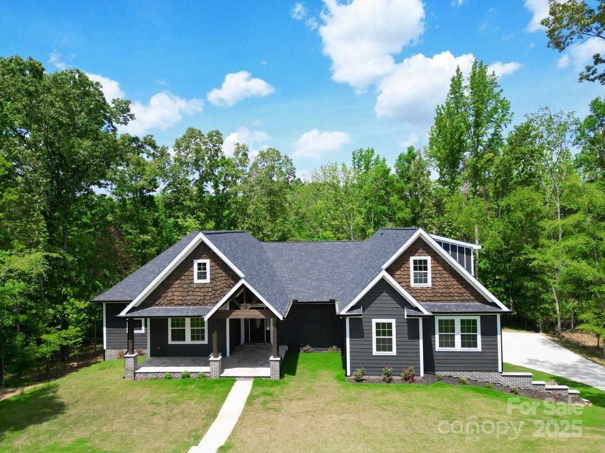 2694 Woodcrest Dr., Concord, NC 28027