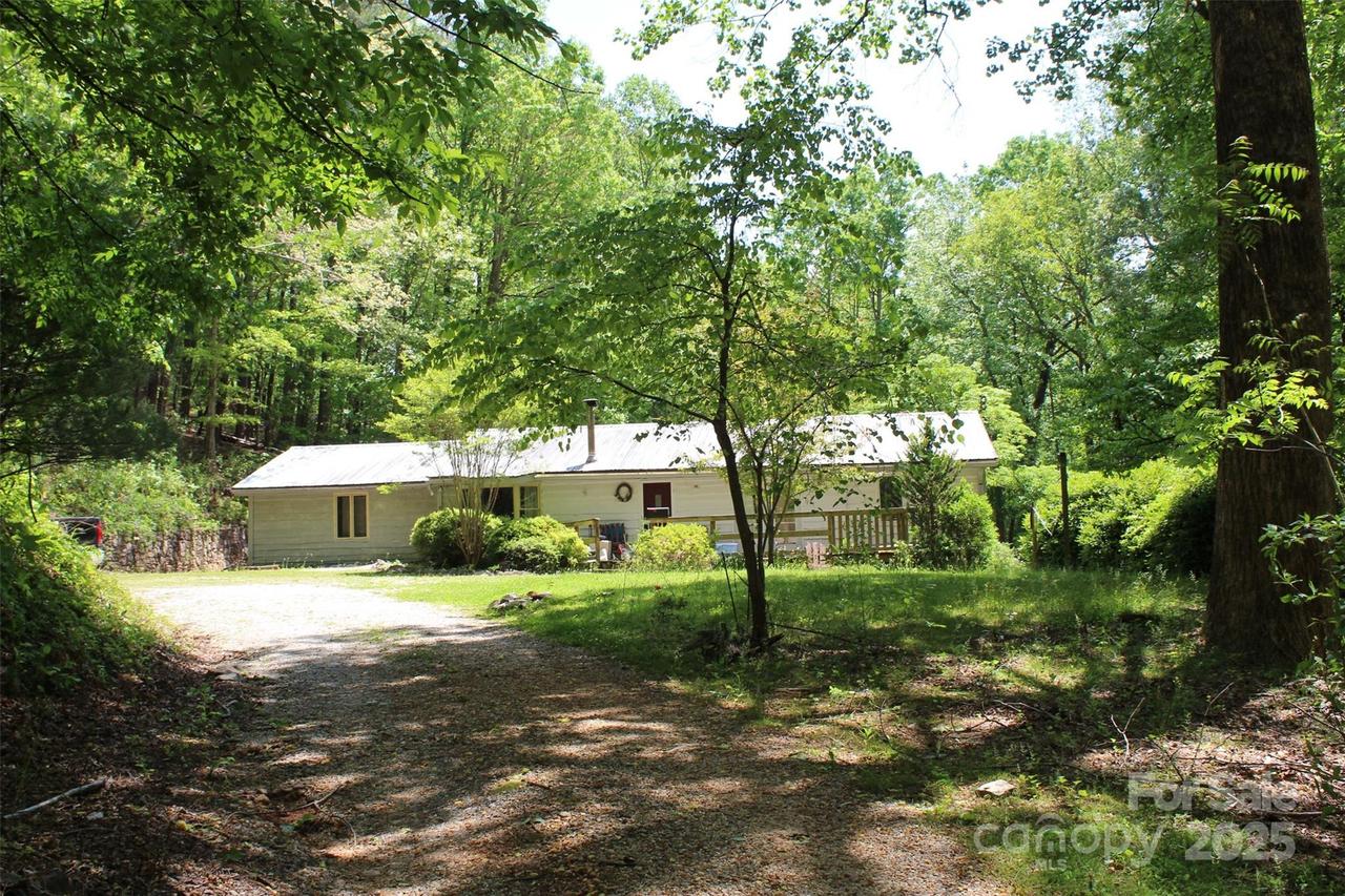 235 Keller Creek Rd., Columbus, NC 28722