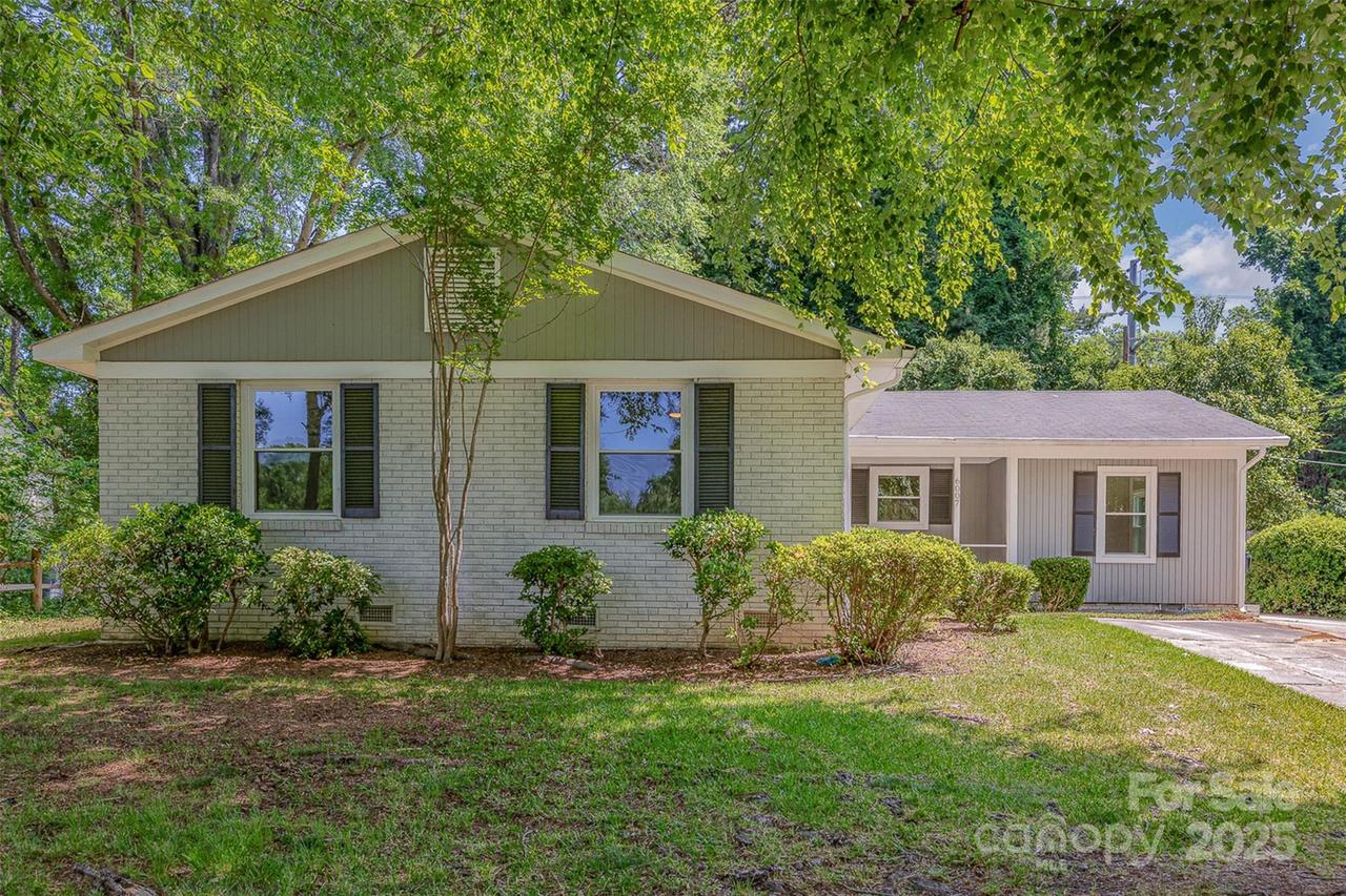 6007 Charing Pl., Charlotte, NC 28211