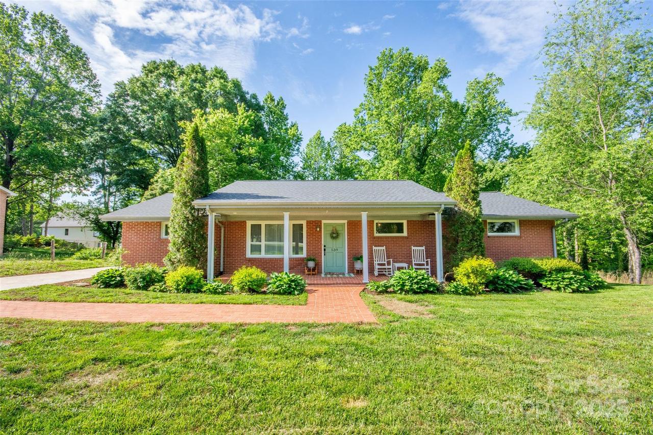 539 30th Ave., Hickory, NC 28601