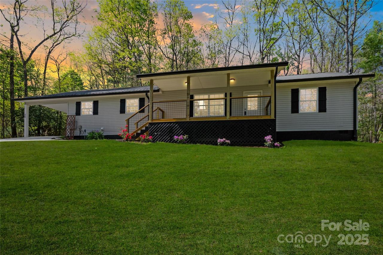 39 Sherwood Village Ln., Brevard, NC 28712