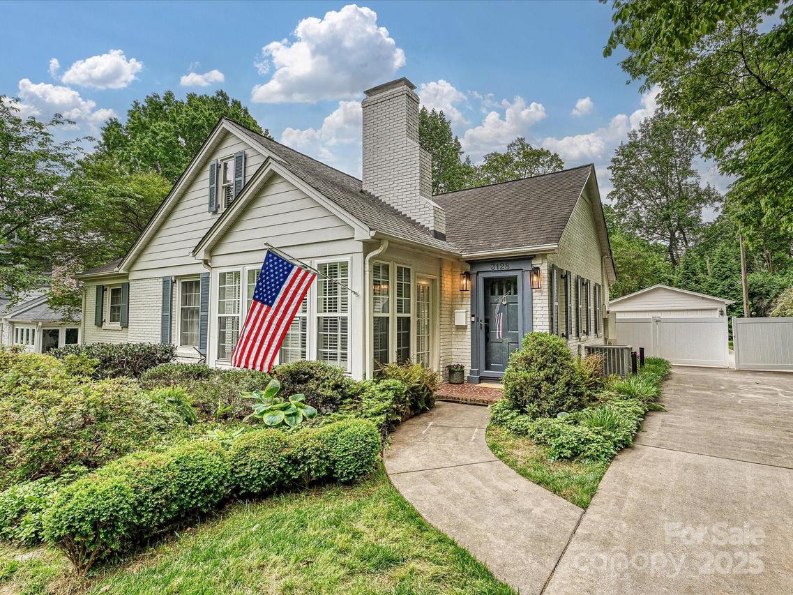 3128 Country Club Dr., Charlotte, NC 28205