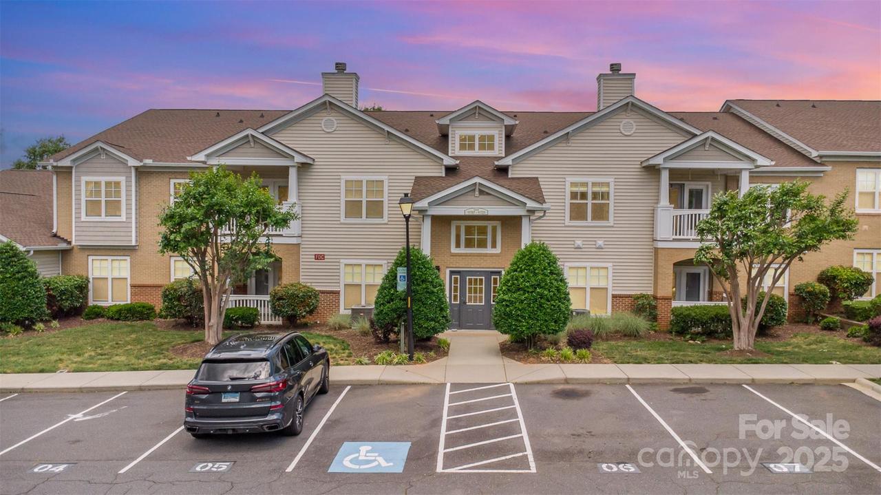 11707 Ridgeway Park Dr., Charlotte, NC 28277