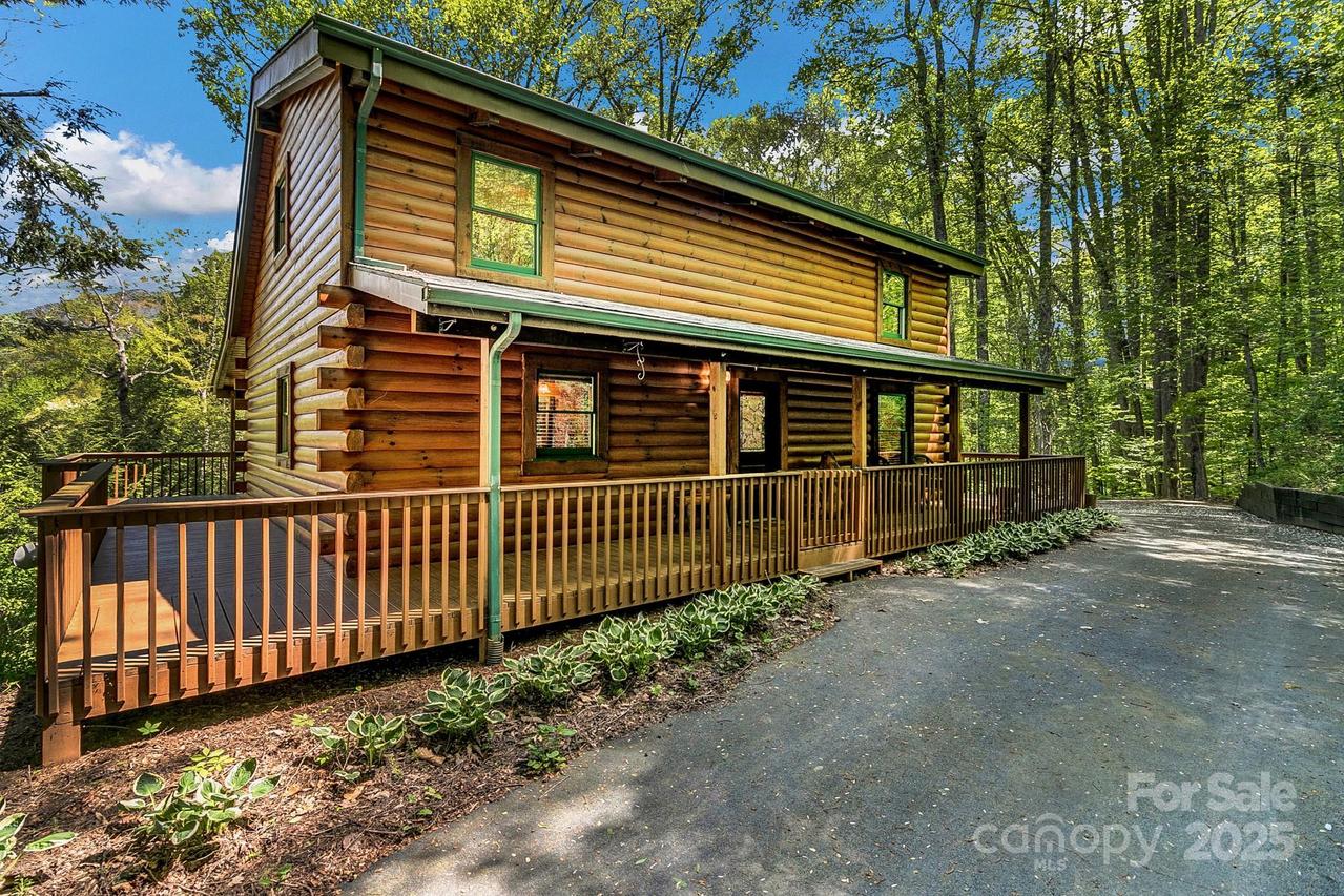 41 Log Cabin Dr., Maggie Valley, NC 28751