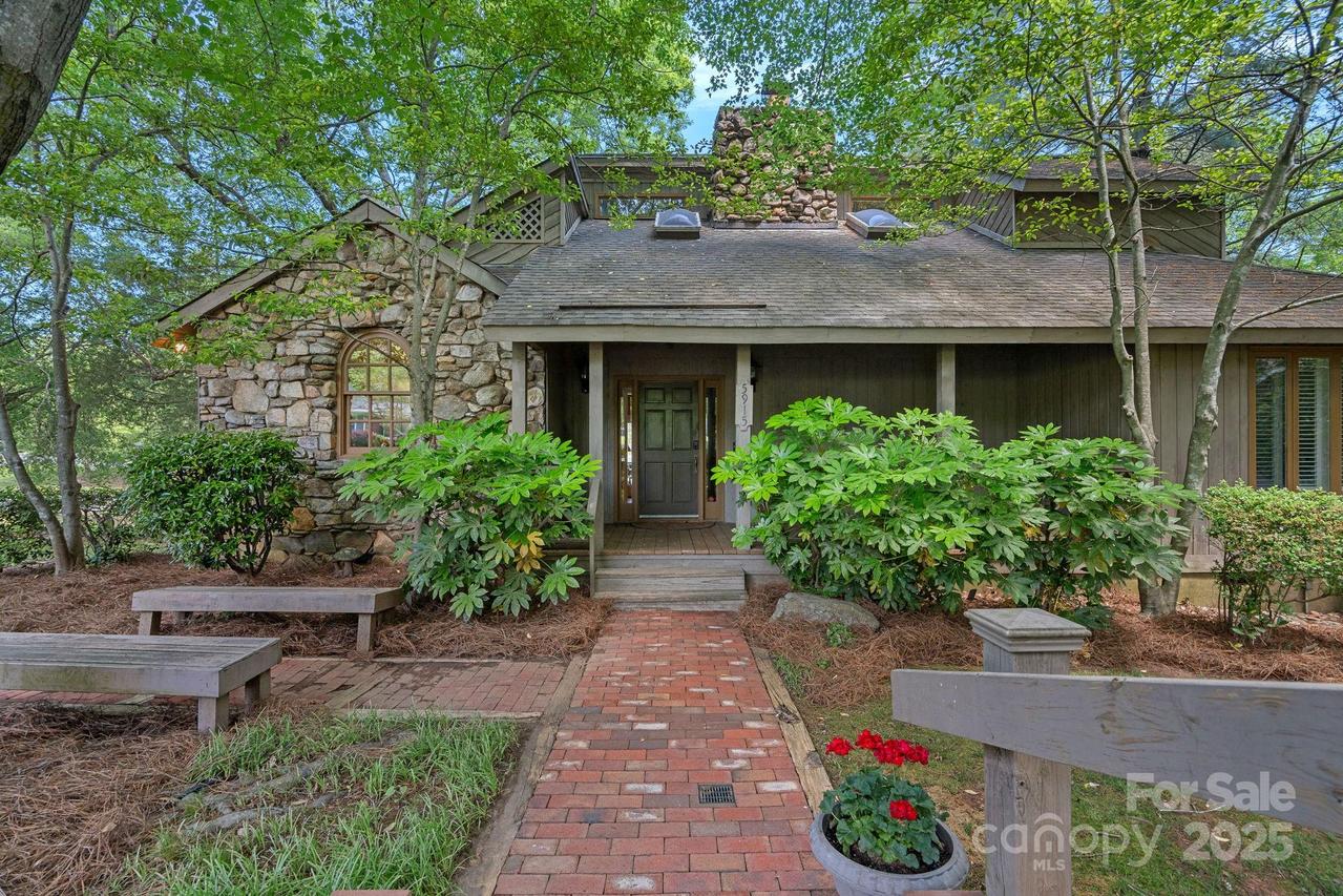 5915 Mamolake Rd., Charlotte, NC 28270