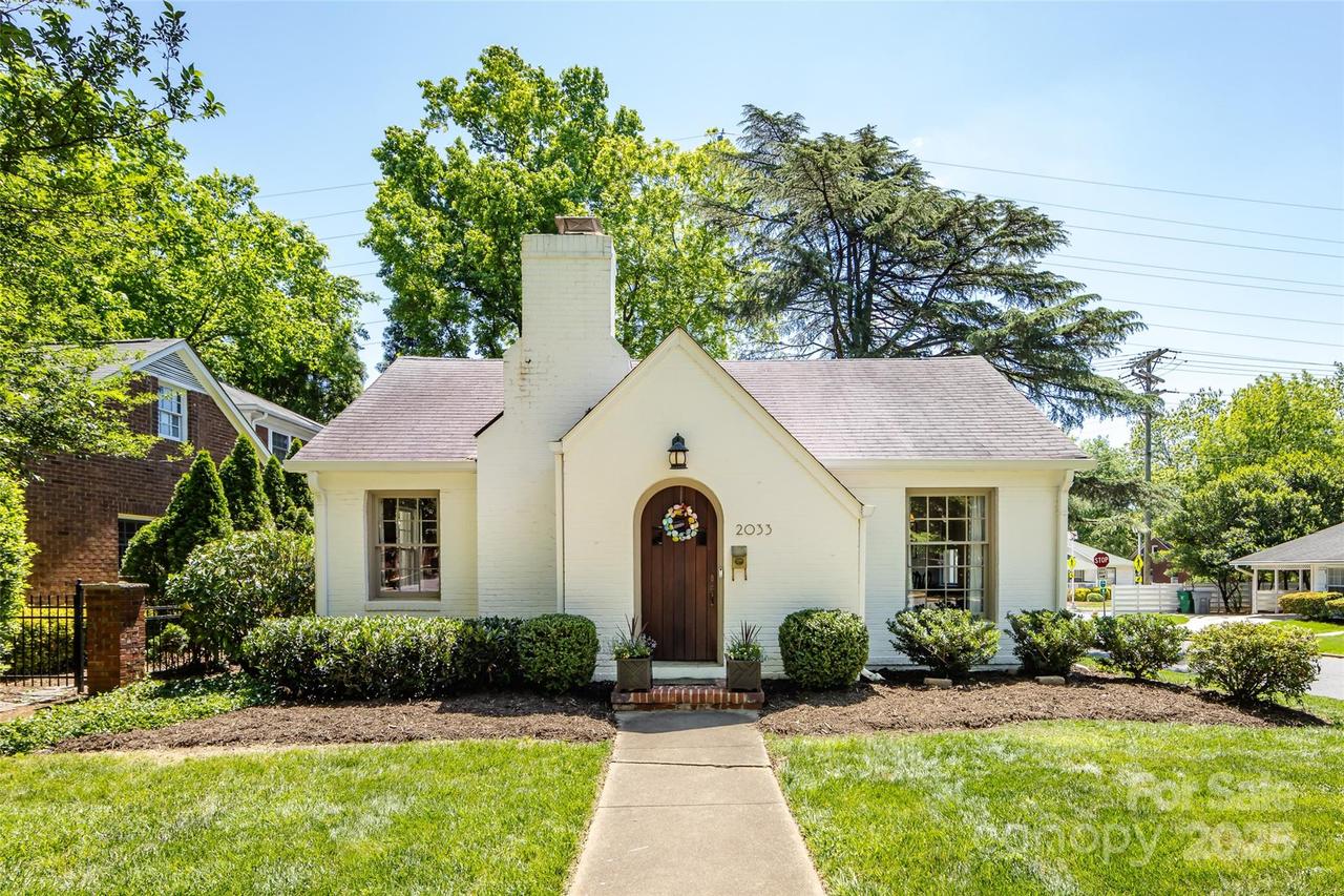 2033 Charlotte Dr., Charlotte, NC 28203