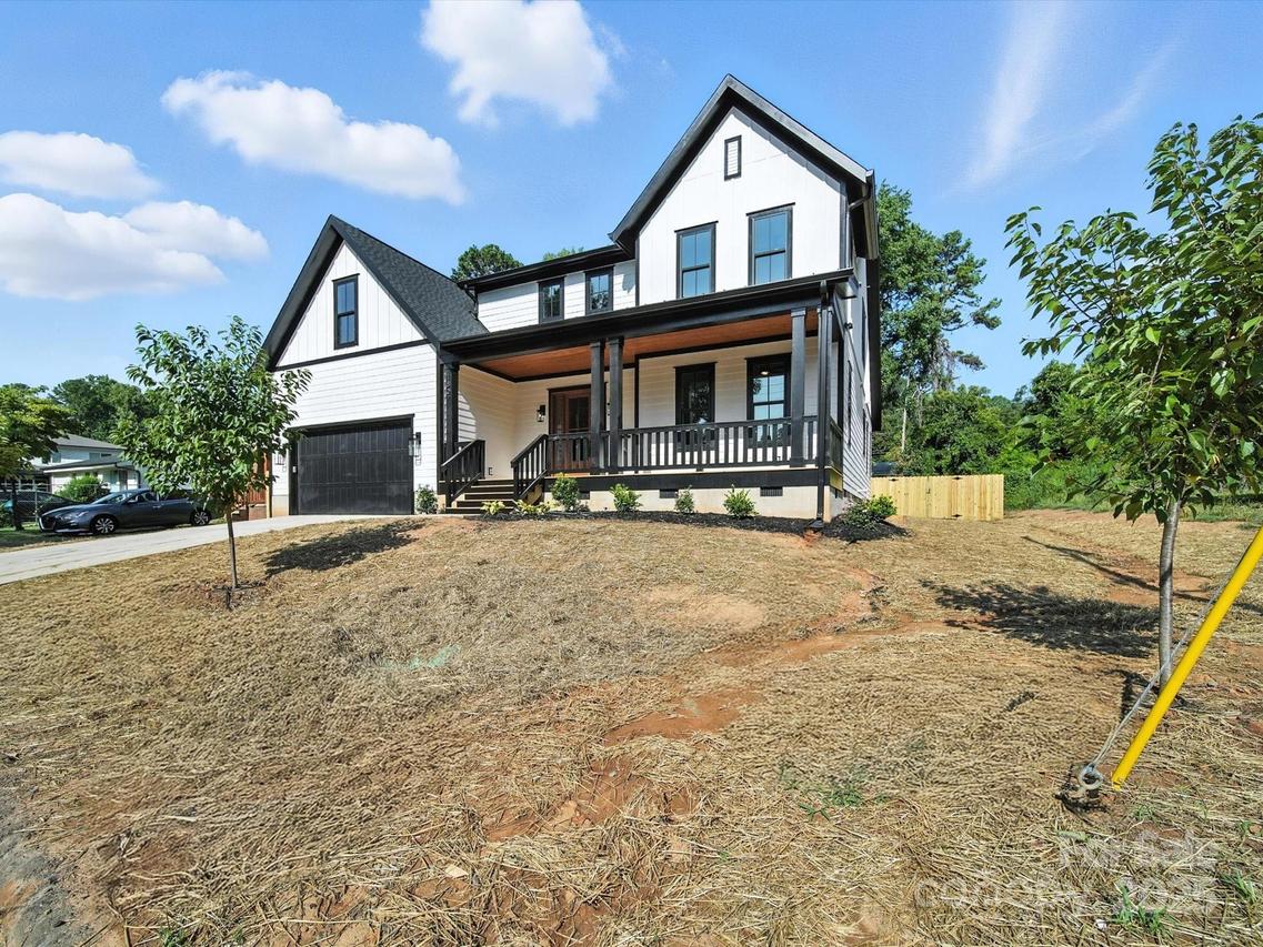 1807 Kennesaw Dr., Charlotte, NC 28216