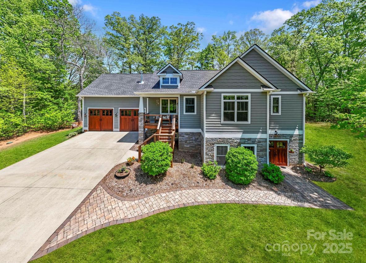 9 Oak Mountain Dr., Leicester, NC 28748