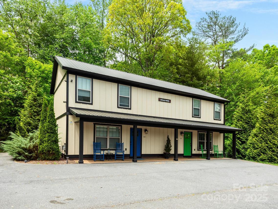 12 Martin Valley Rd., Swannanoa, NC 28778