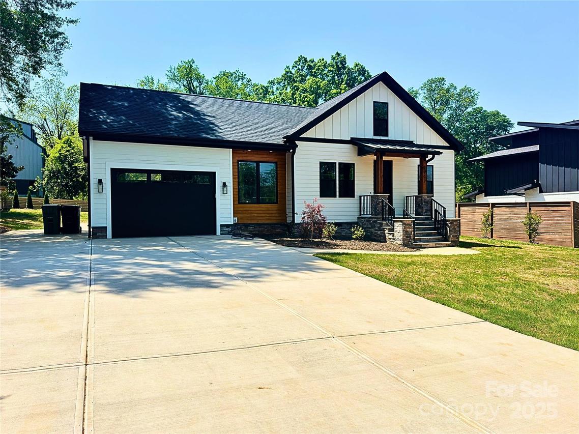 2907 Lake Ave., Charlotte, NC 28208