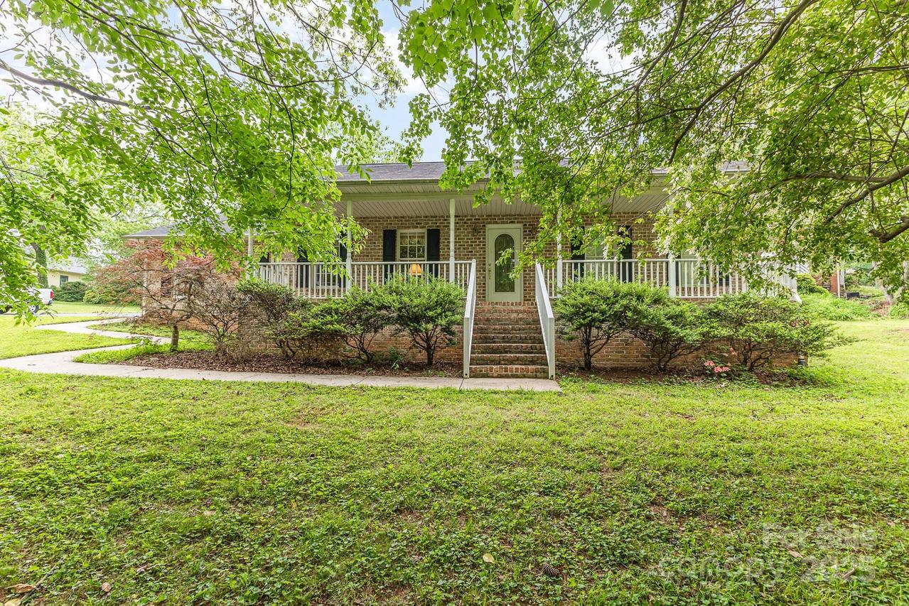 302 6th St., Conover, NC 28613