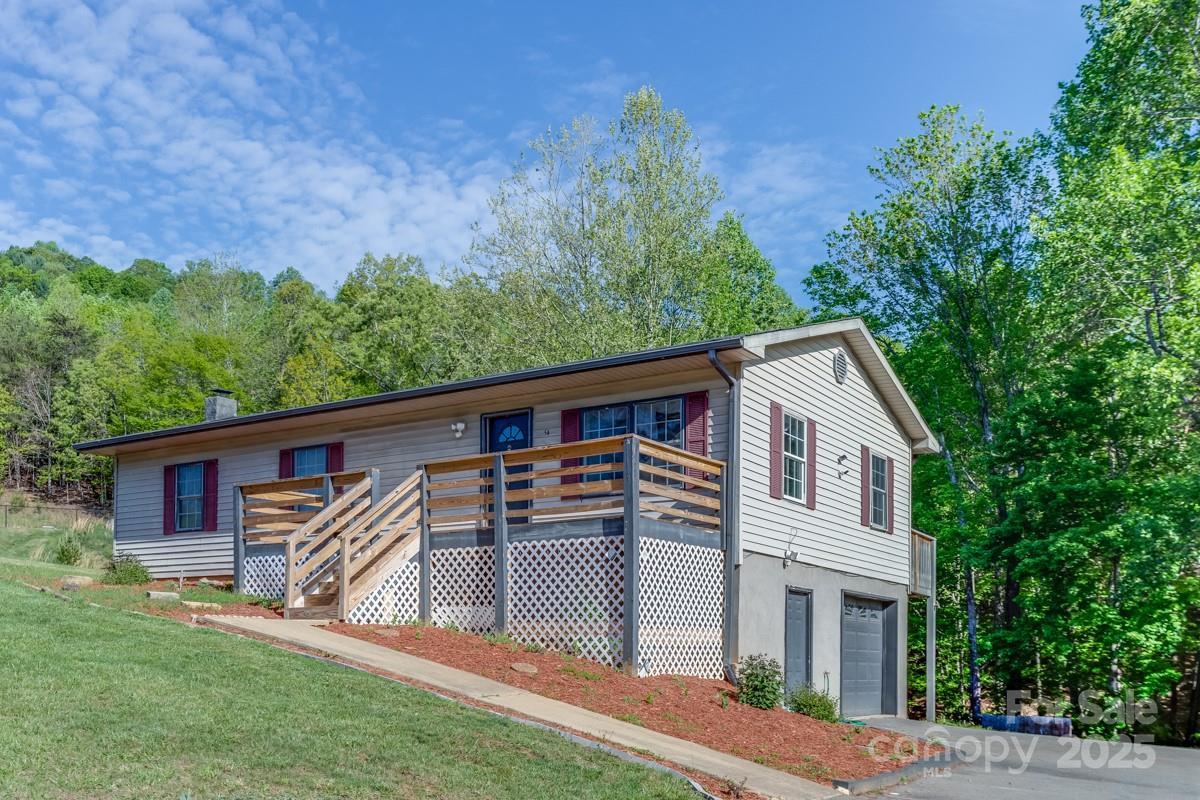54 Mcintosh Ln., Candler, NC 28715