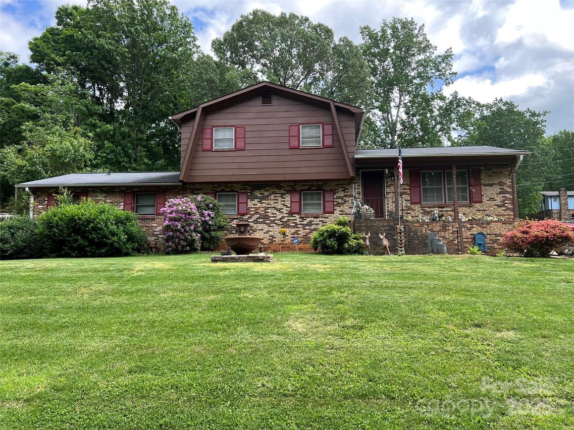 204 Aspen Dr., Gastonia, NC 28052