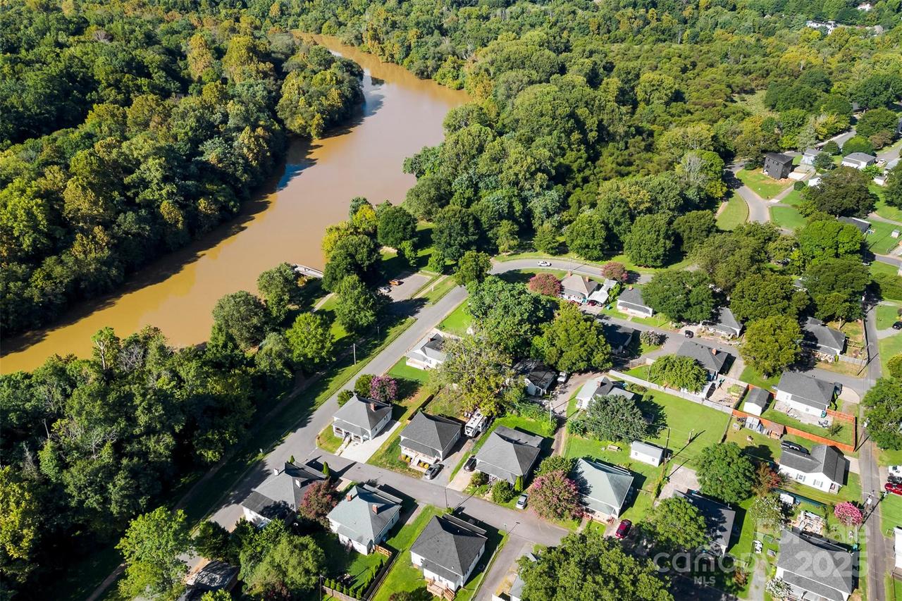 62 Fourth St., Cramerton, NC 28032