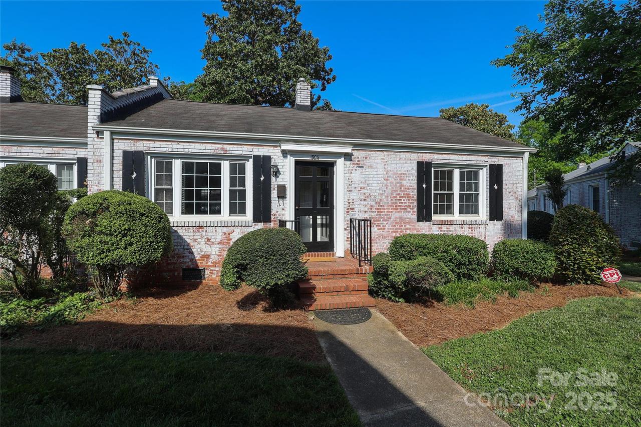 1904 Lynnwood Dr., Charlotte, NC 28209