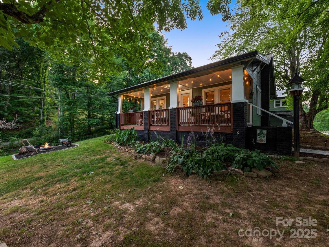 68 Piney Mountain Church Rd., Candler, NC 28715