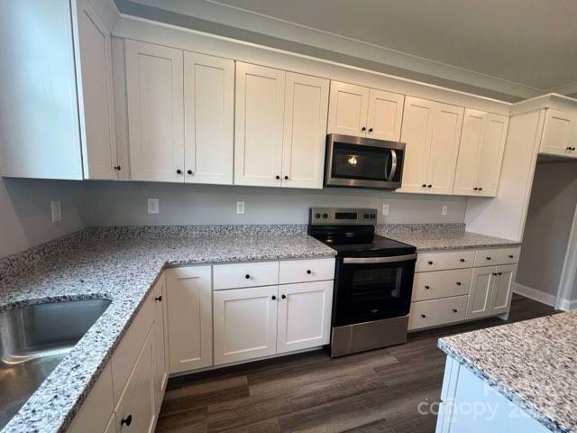 610 Carolina Ave., Yadkinville, NC 27055