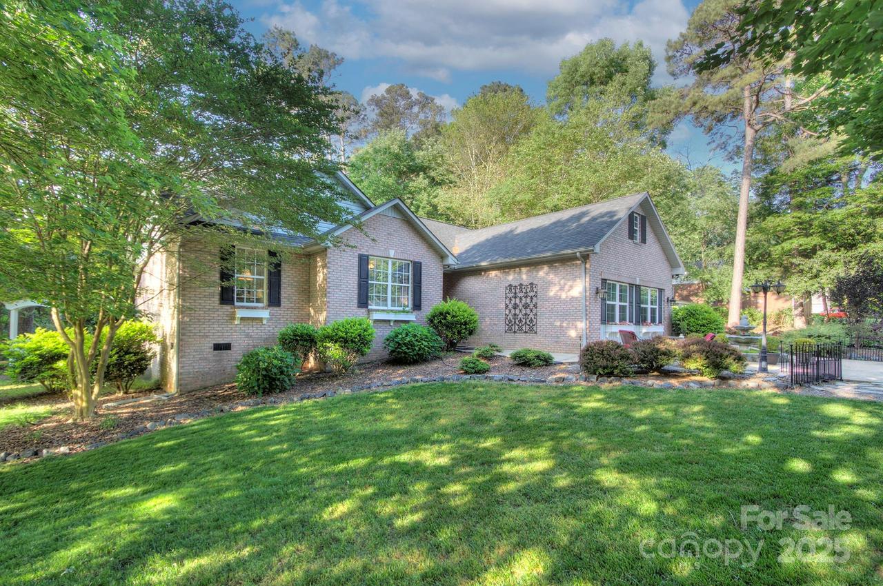 6005 Bryant Ln., Waxhaw, NC 28173