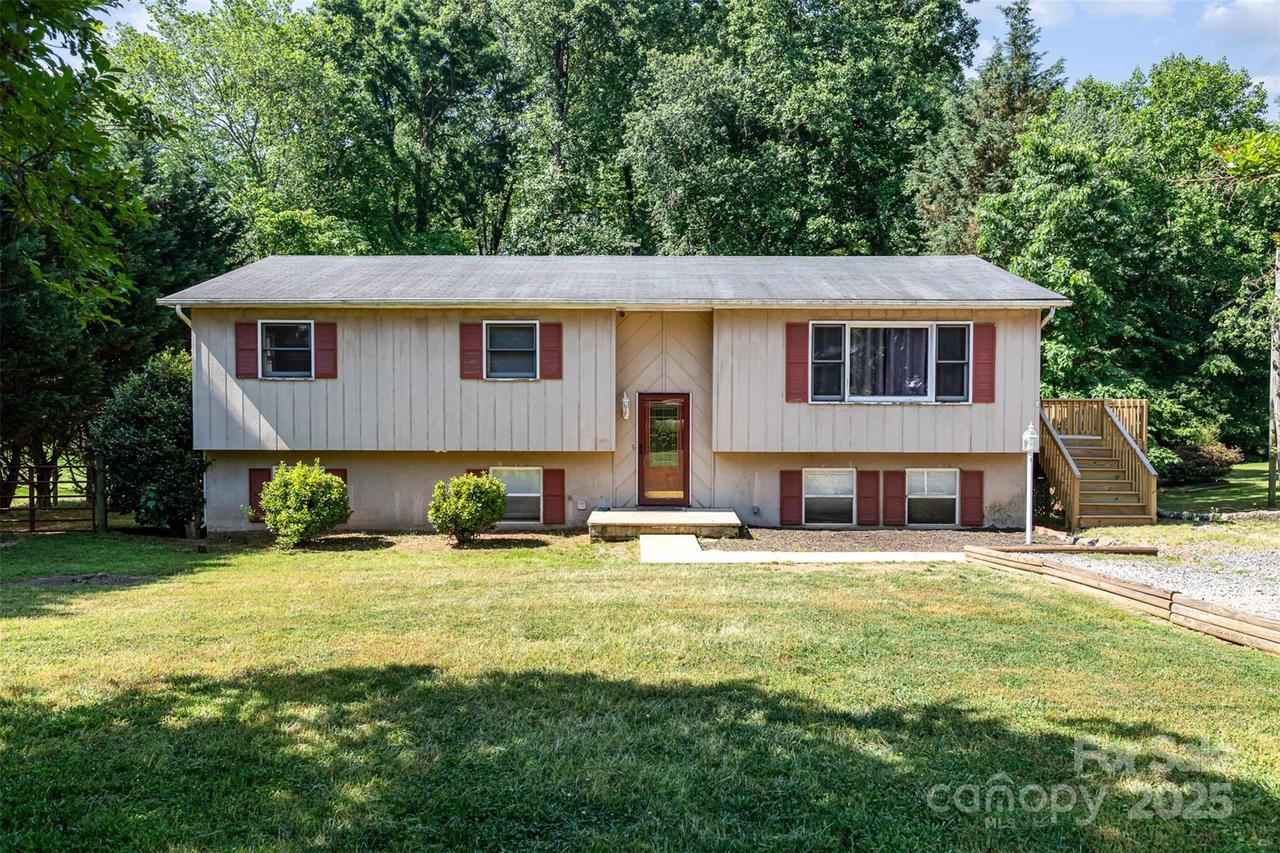 154 Seven Oaks Ln., Statesville, NC 28677