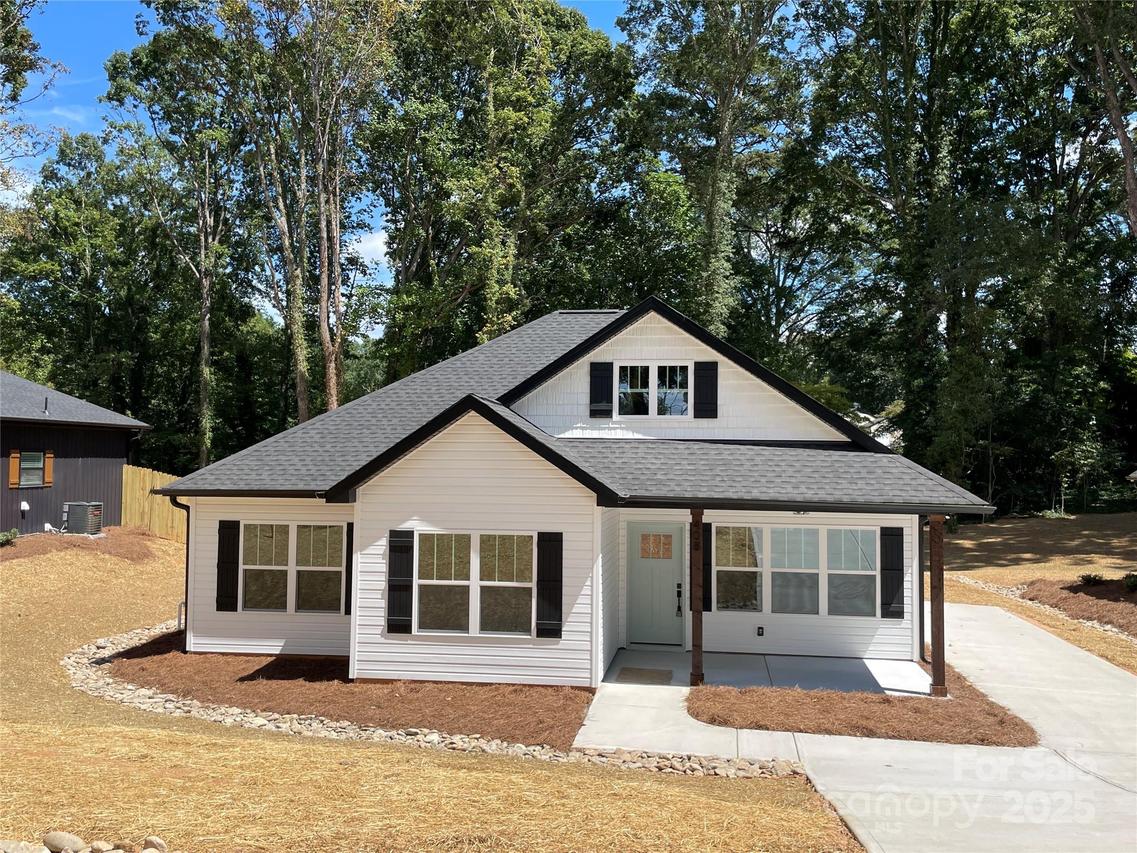 408 N Peterson St., Stanley, NC 28164