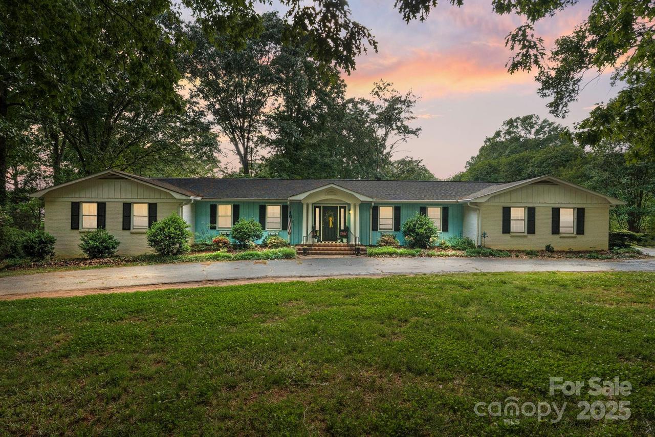 108 Augusta Dr., Statesville, NC 28625