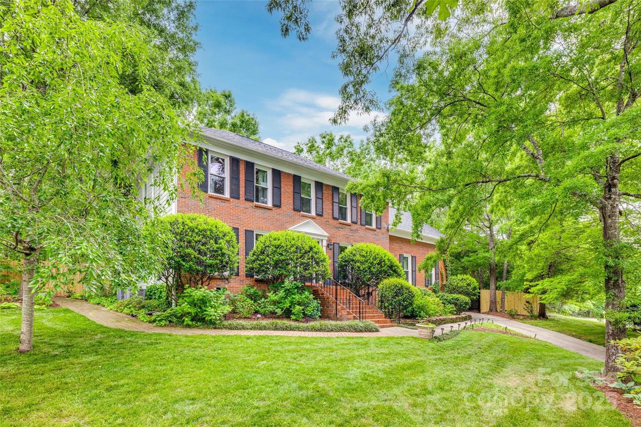 1023 Evian Ln., Matthews, NC 28105