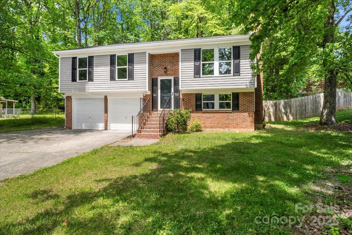 6839 Wagon Oak Rd., Charlotte, NC 28212