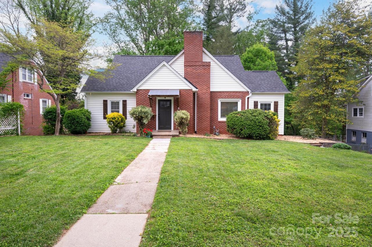 81 Bear Creek Rd., Asheville, NC 28806
