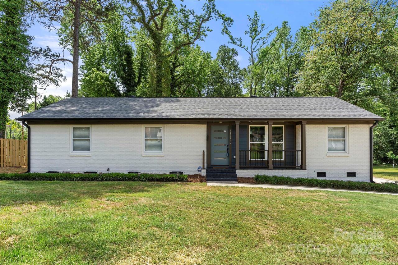 1820 Shannonhouse Dr., Charlotte, NC 28215