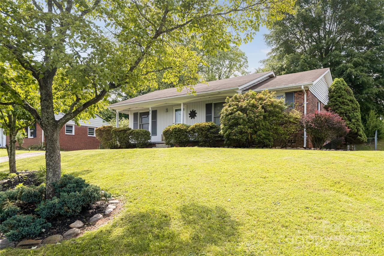 83 Skyview Ter., Asheville, NC 28806