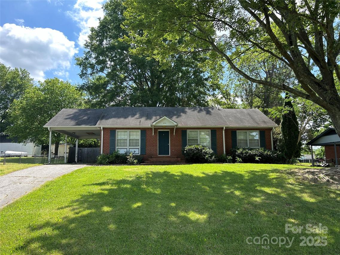 235 Cherokee Ln., Salisbury, NC 28147