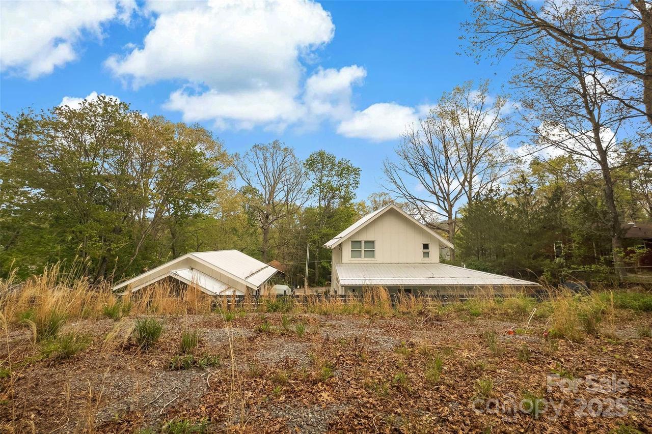 102 Byrd Rd., Black Mountain, NC 28711