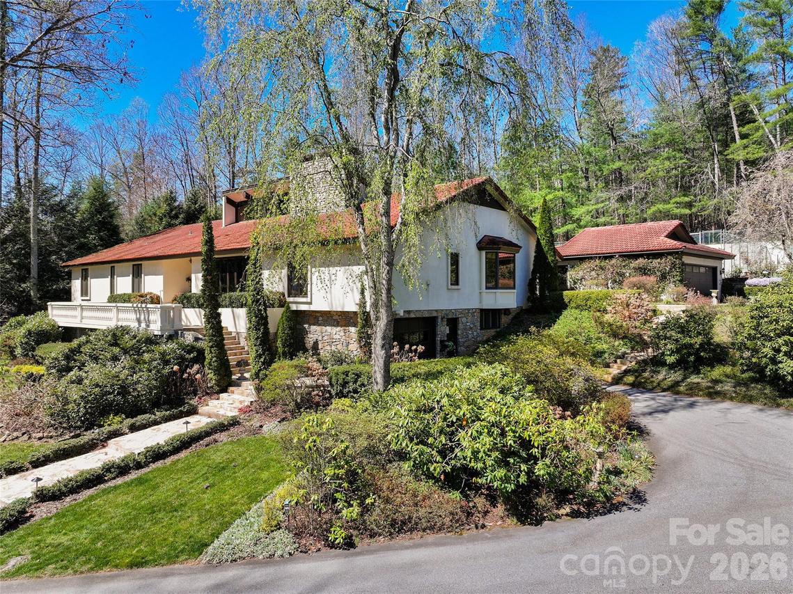 69 Forest Rd., Asheville, NC 28803