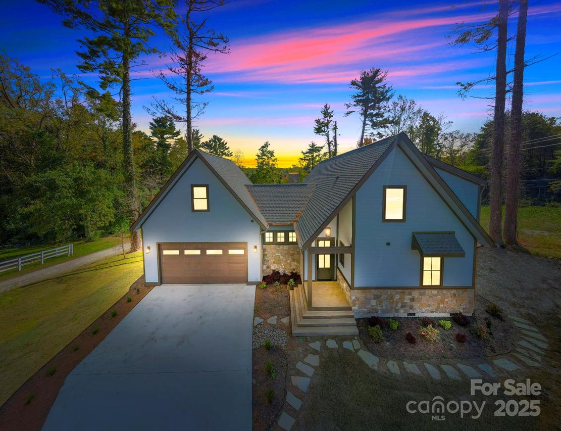 154 Osceola Rd., Hendersonville, NC 28739