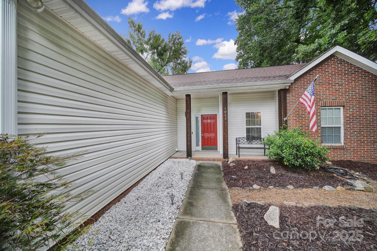 1021 Stinson Glen Ln., Charlotte, NC 28214