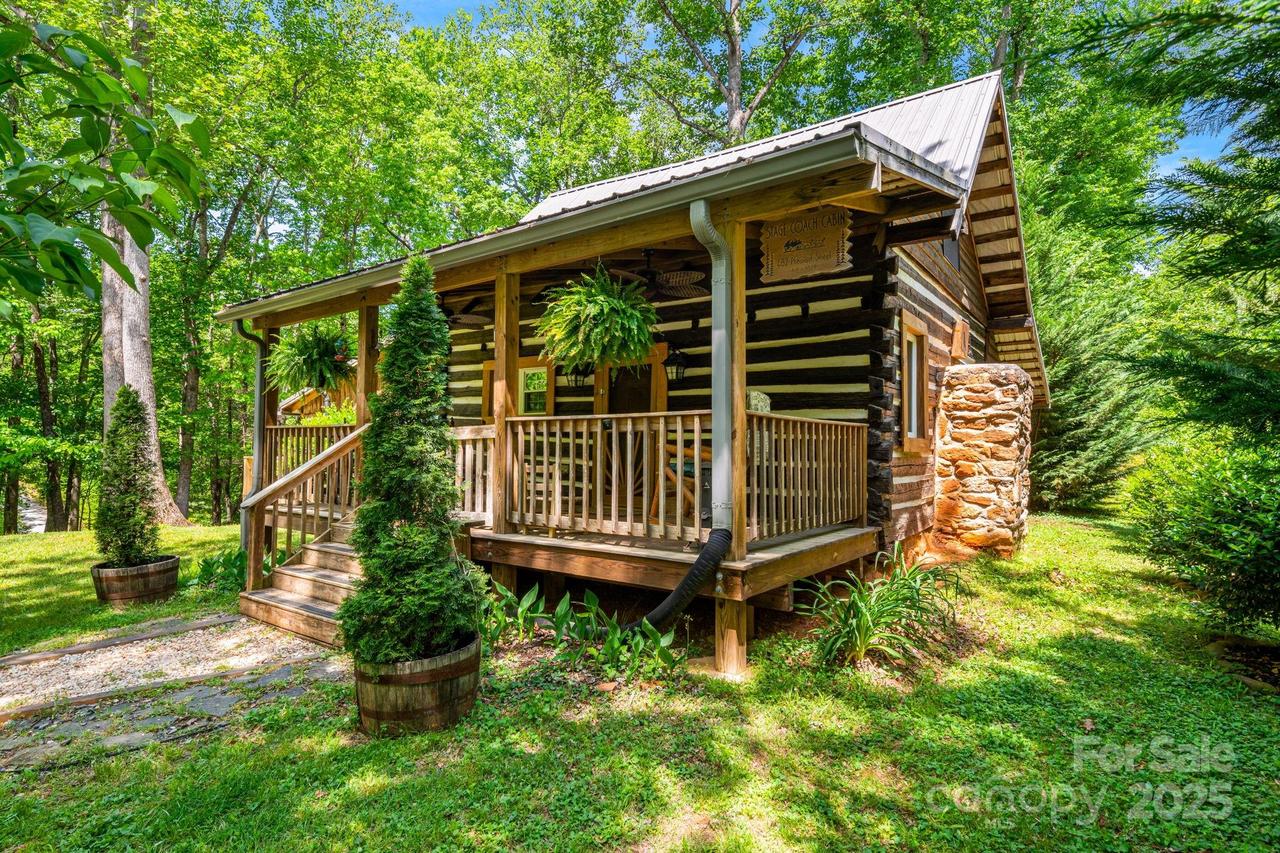 482 Pheasant St., Lake Lure, NC 28746
