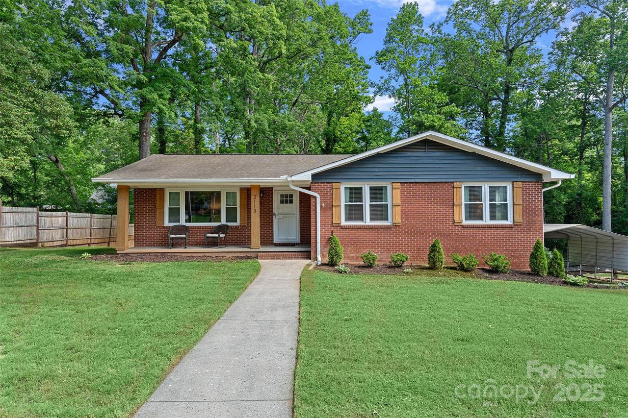 2113 Woodlawn St., Kannapolis, NC 28083