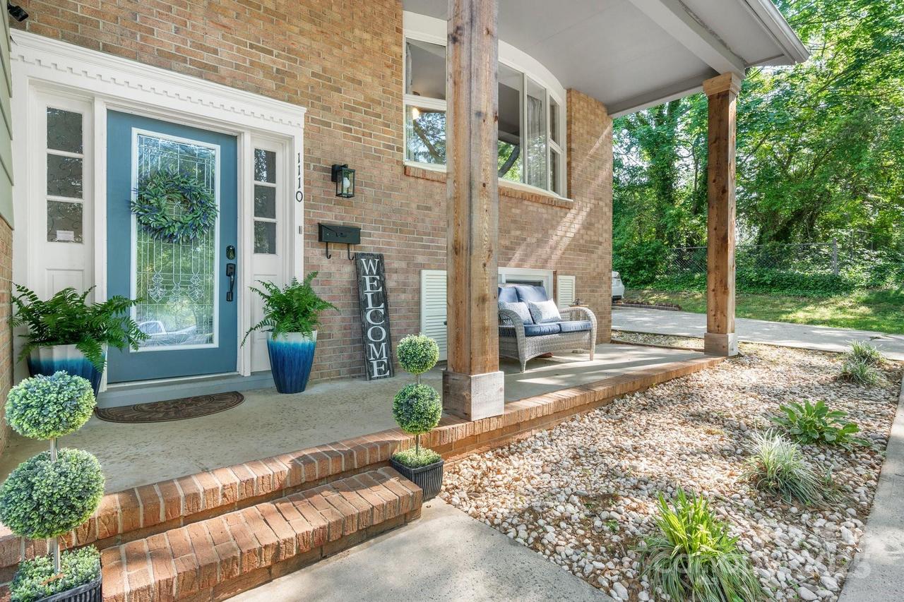 1110 16th Avenue Pl., Hickory, NC 28601