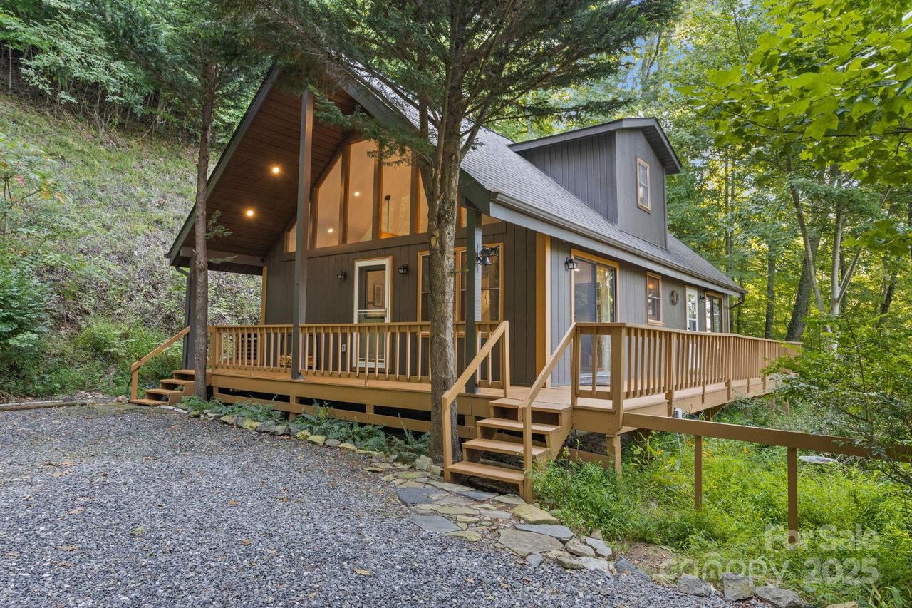 220 Settlers Ridge Rd., Burnsville, NC 28714