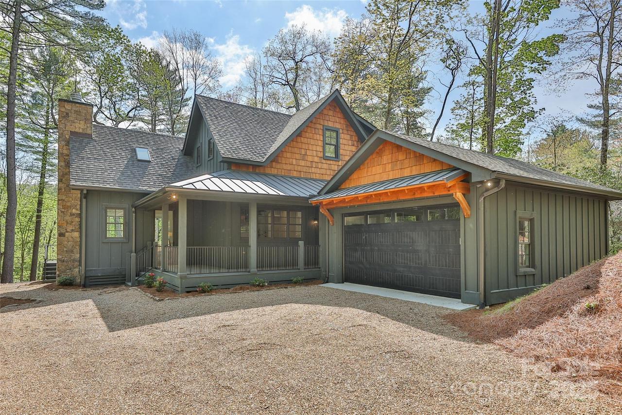 205 Upper Whitewater Rd., Sapphire, NC 28774