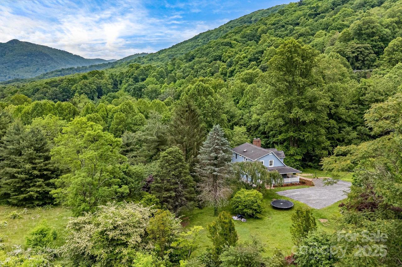 92 Rose Hill Rd., Asheville, NC 28803