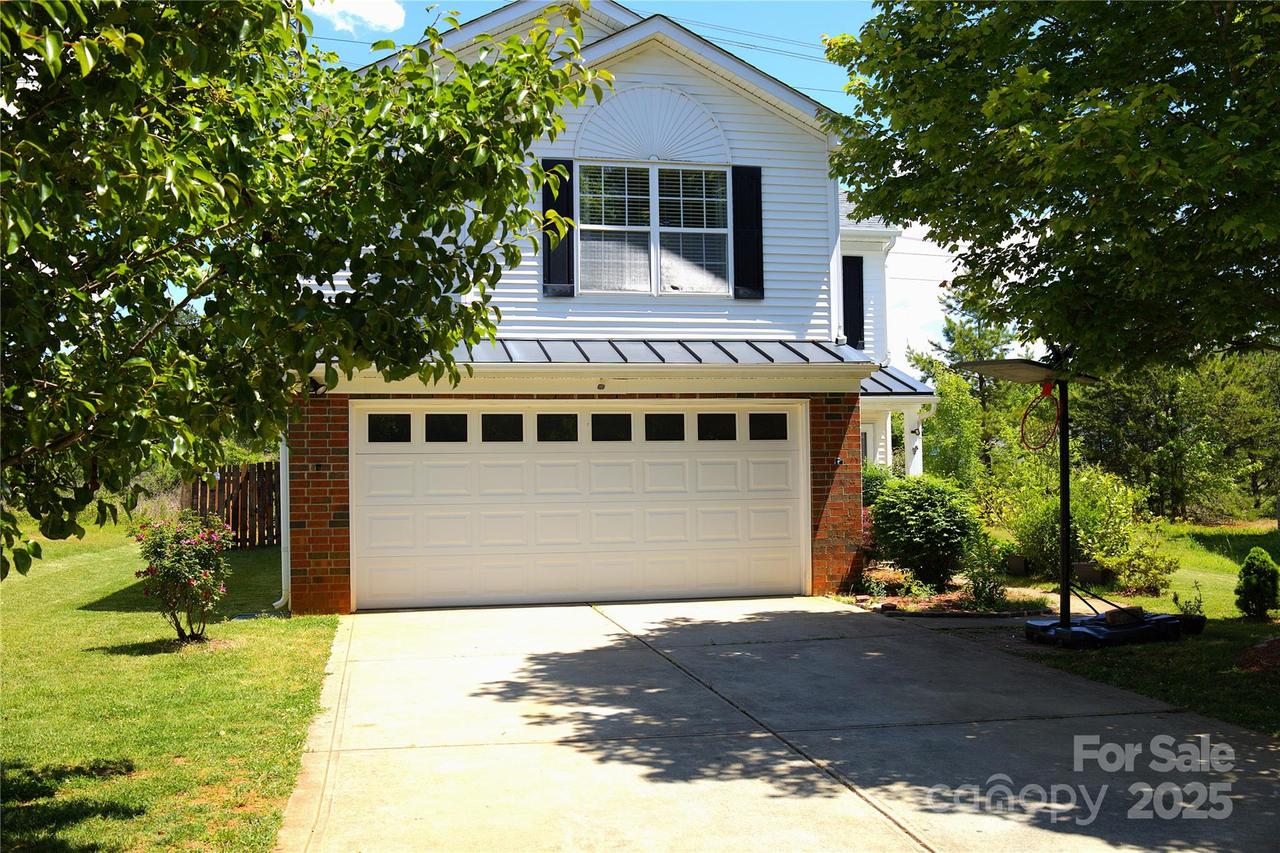 6614 Wicked Oak Ln., Charlotte, NC 28216