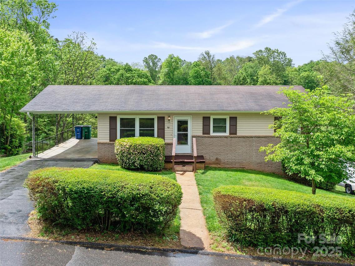 92 Church St., Weaverville, NC 28787