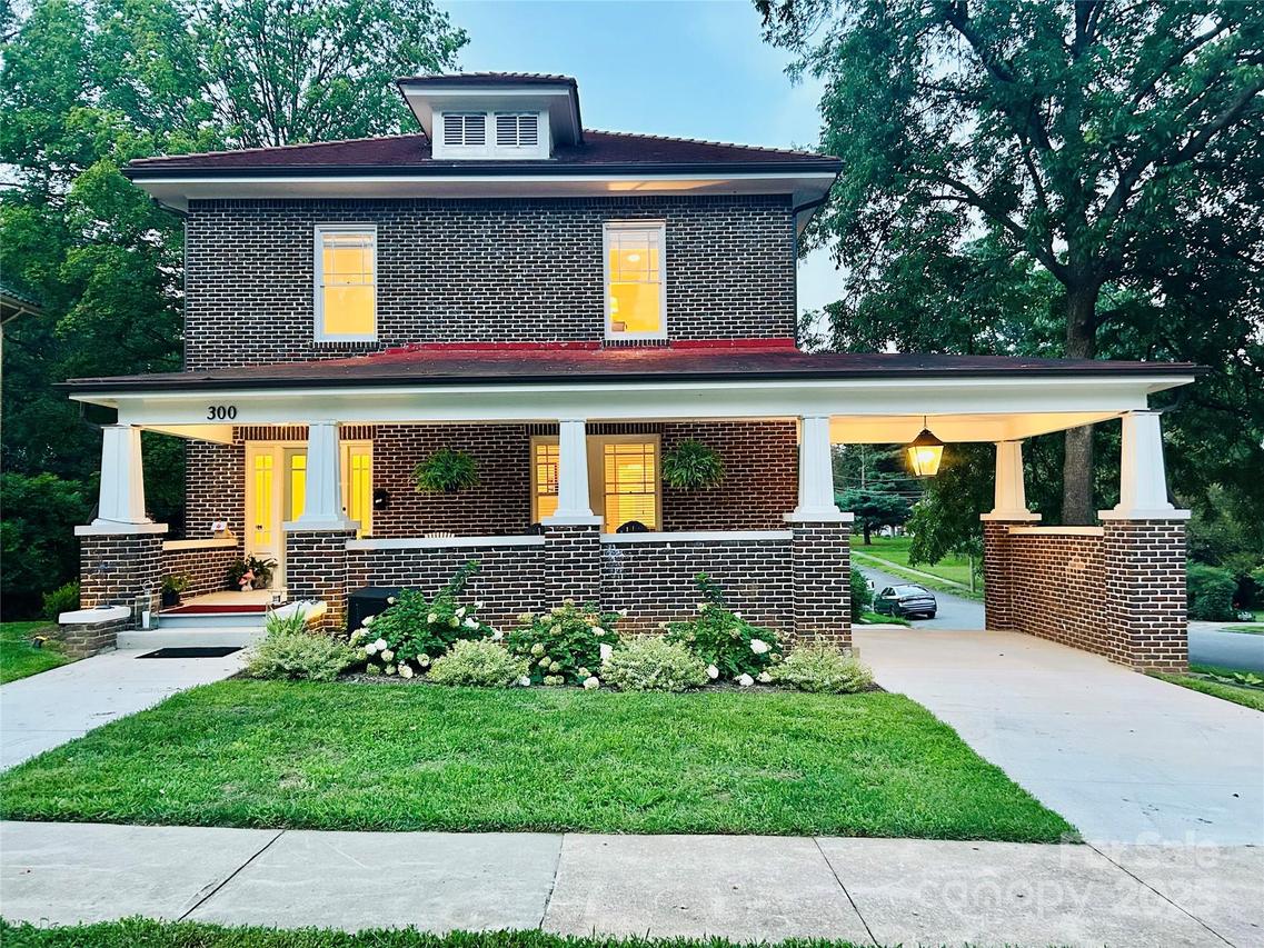 300 W Thomas St., Salisbury, NC 28144