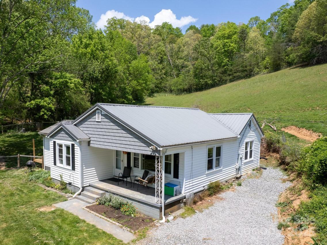 19 Mclean Rd., Weaverville, NC 28787