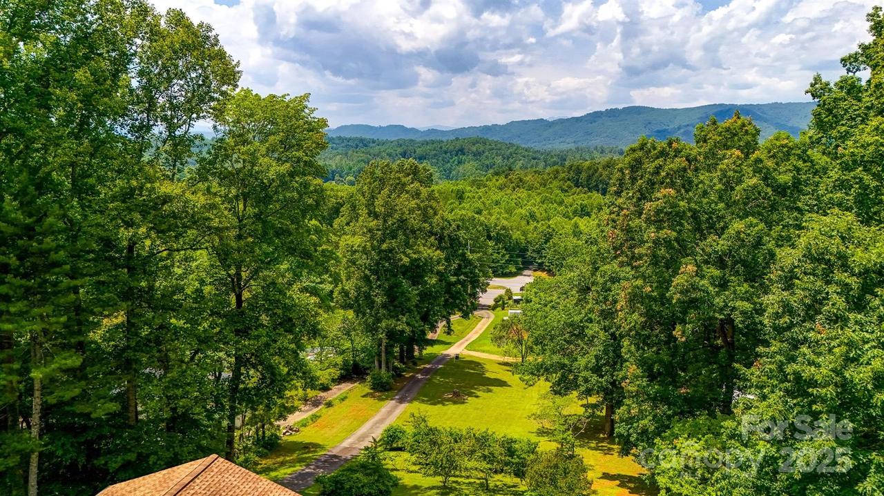 2196 Uphill Ln., Lenoir, NC 28645