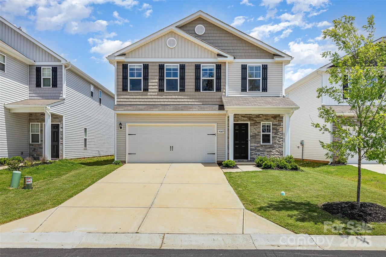 4009 Stoneygreen Ln., Charlotte, NC 28215