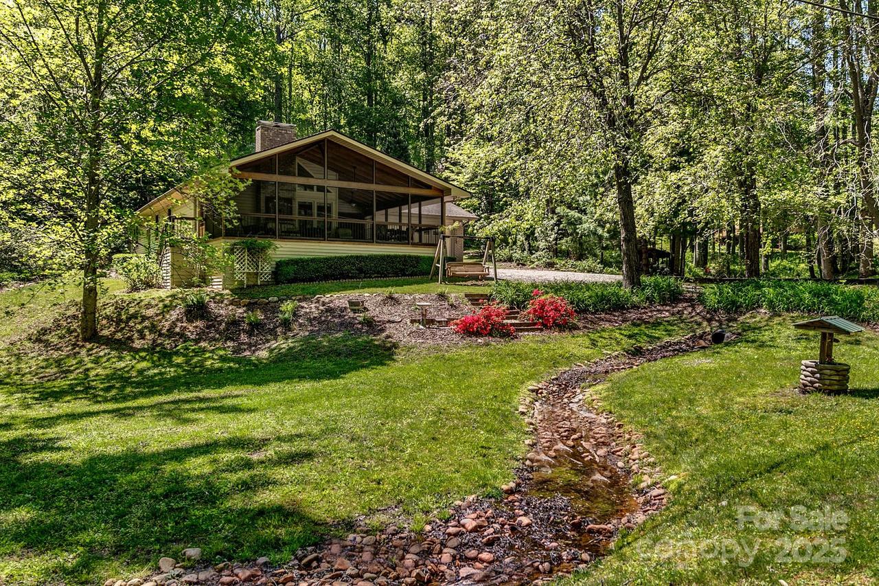 385 N Fork Rd., Black Mountain, NC 28711