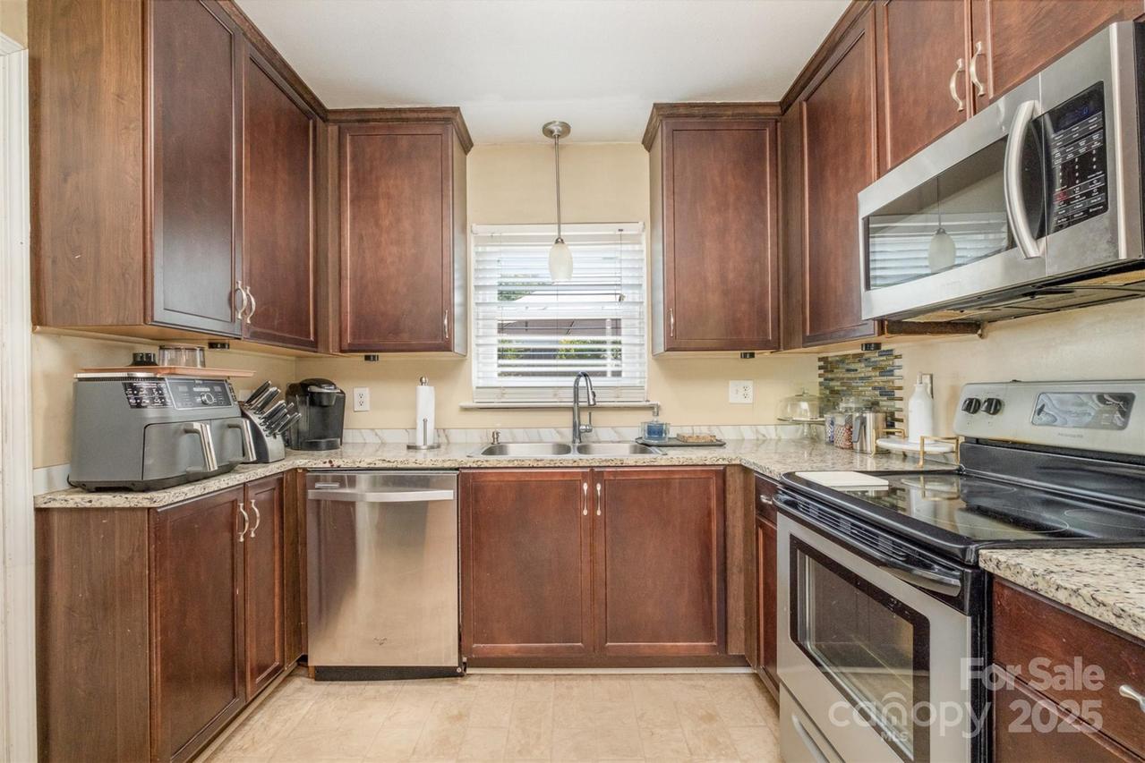 145 Driftwood Dr., Mooresville, NC 28117