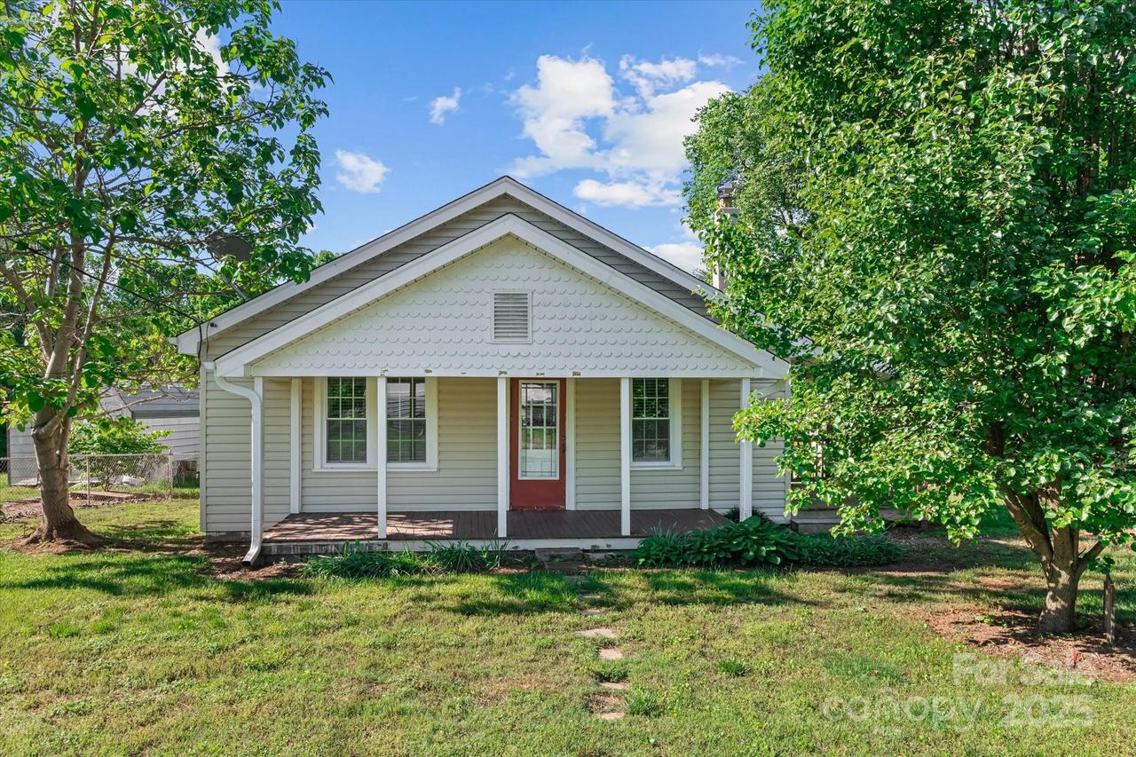 1516 Brock Rd., Yadkinville, NC 27055